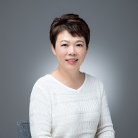 Traci Chow Email