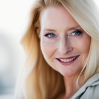 Laura Raynak Email & Phone Number