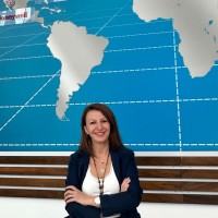 Özlem Çelik Email