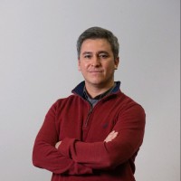 Advanced Center for Electrical and Electronic Engineering Employee Victor Santana Romero's profile photo