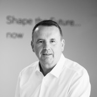 Simplify Employee Kevin Smith's profile photo