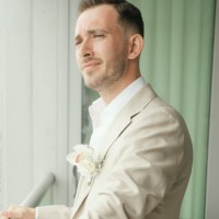 Max Anhouse Email & Phone Number