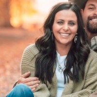Olivia Mills Email & Phone Number