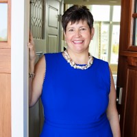 Jenn Barrows Email & Phone Number