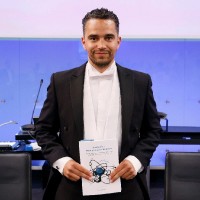 Niels van Linden Email