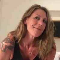 Large Art Movement & Massage Therapy Employee Elizabeth Eves's profile photo