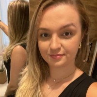 Simples Já Employee Lizandra Molmelstet's profile photo