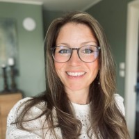 Anna Kvicker Email