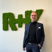 Daniel Auer Email