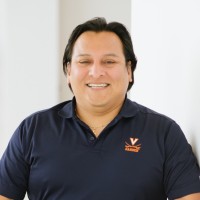 Skapa Employee Carlos Espinoza's profile photo