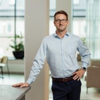 Nils-Viktor Thidblom Email