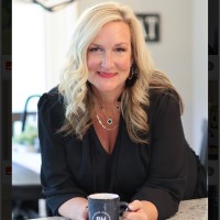 Berkshire Hathaway Employee Michelle Serna's profile photo