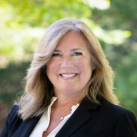 KJ Wealth Advisory Employee Amy Santarelli's profile photo