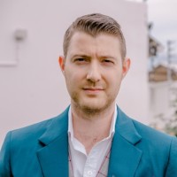 Frank van Den Broek Email