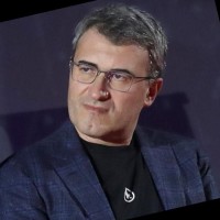 E-mail e número de telefone de Andrea Santagata