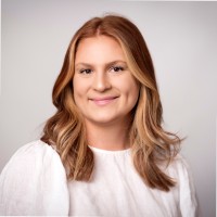 10,000 HOURS Employee Shayna White's profile photo