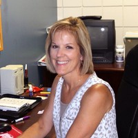 Lauri Earhart Email & Phone Number