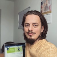 Michal Tóth Email