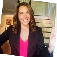 Hugh & Grace Employee Stacy Dascher's profile photo