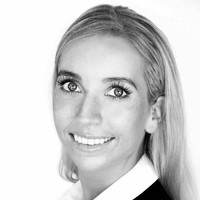 Julia Holzer Email