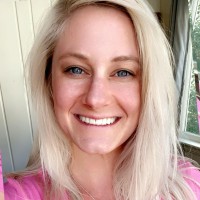 Communication Logistics, Inc. Employee Andrea Worzella's profile photo