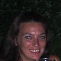 Lara Peretti Email