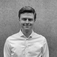 Simon Kjær Email