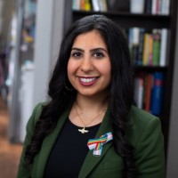 E-mail e número de telefone de Anna Eskamani