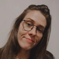 Criativando Wallpapers Employee Maiara Nikanowitch's profile photo