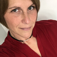 Holly Armes Email & Phone Number