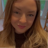 Chloë Holt Email