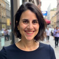 Yasmin Kloth Email