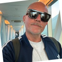 VIA OUTLETS Employee Lee Oliver-Morley's profile photo