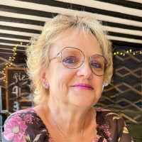 Gina Kitchenham Email & Phone Number