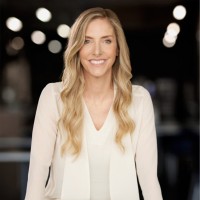 Transat Employee Julie Crha's profile photo