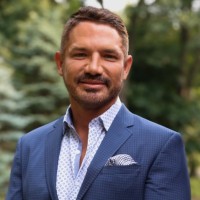 Richard Veyna Email & Phone Number