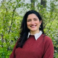 Larissa Topanotti Email