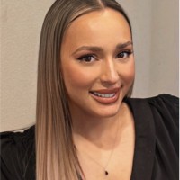 super{set} Employee Danielle Dupee's profile photo