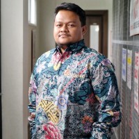 Mario Hutama Email
