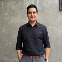 Xavier MacHado Luna Email