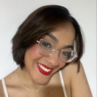 Larissa dos Anjos Email