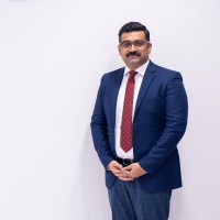 E-mail e número de telefone de Nishad A