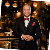 E-mail e número de telefone de Sunny Joseph