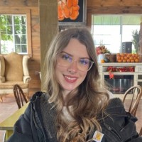 Poshmark Employee Olivia Probst's profile photo