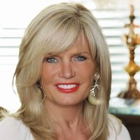 Windermere Bellevue Commons Employee Randi Brazen's profile photo