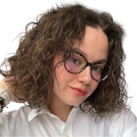 Zsófia Erdélyi Email