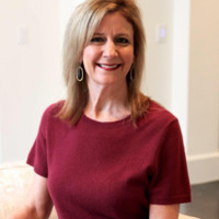 @properties Employee Kelly Lunardon's profile photo