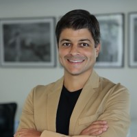 Lucas Murta Email