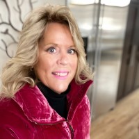 My Choice all day! Employee Michelle Swanson's profile photo