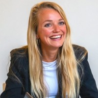 Roos Rieu Email